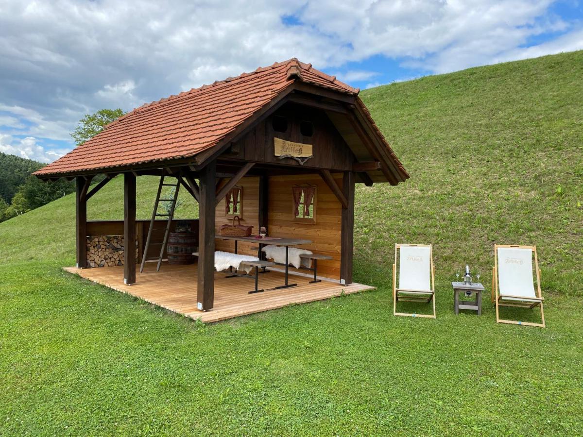 Villa Wooden Hut At Tourist Farm Artisek à Store Extérieur photo