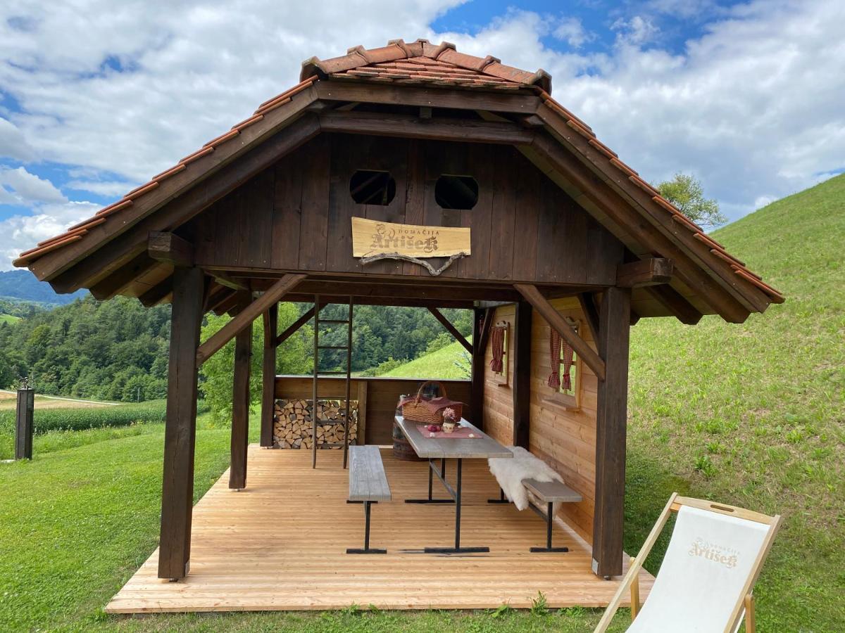 Villa Wooden Hut At Tourist Farm Artisek à Store Extérieur photo