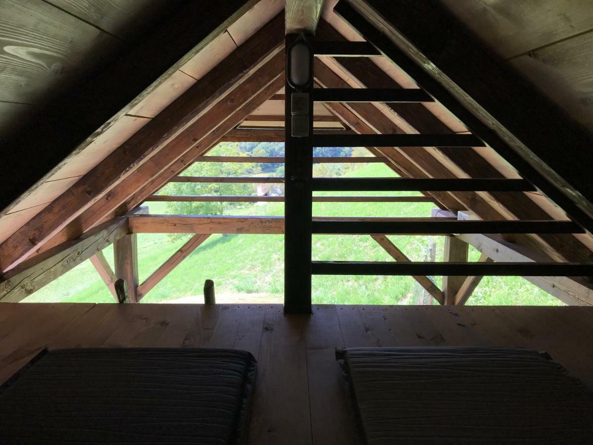 Villa Wooden Hut At Tourist Farm Artisek à Store Extérieur photo